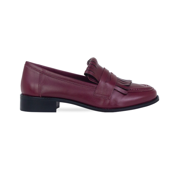 Mocassim Maura Vinho: Detalhe em Franja e Couro Premium para o Inverno