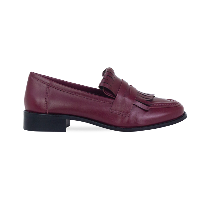 Mocassim Maura Vinho: Detalhe em Franja e Couro Premium para o Inverno
