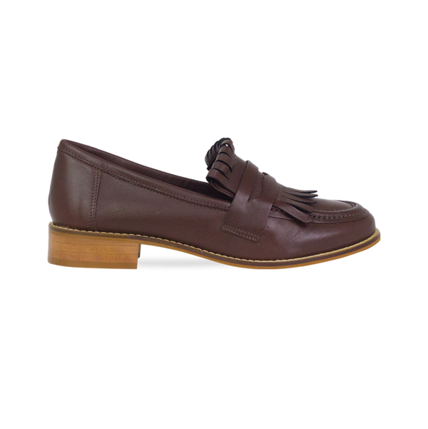 Mocassim Maura Marrom: Detalhe em Franja e Couro Premium para o Inverno