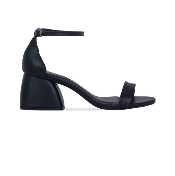 Sandálias Carly Low Preto – Essencial para Looks Sofisticados