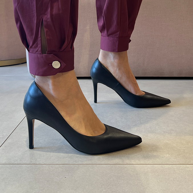 Scarpin Duci Preto – Elegância Atemporal em Couro Premium