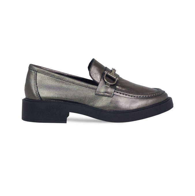 Mocassim Claudia Prata Velho com Bridão e Solado Trend – Couro Premium