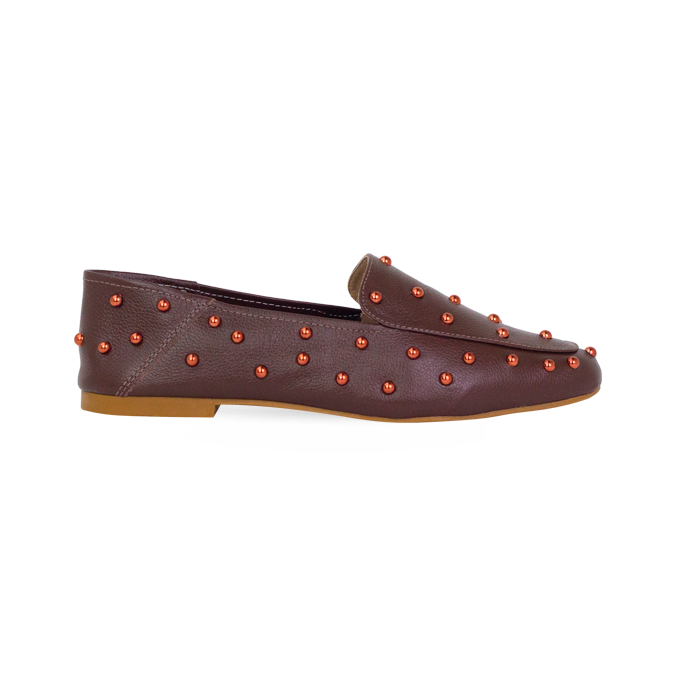 Mocassim Ruth New Marrom com Esferas Cromadas – Couro Premium e Estilo Urbano