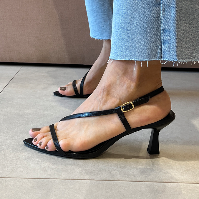 Sandálias Tania Preto