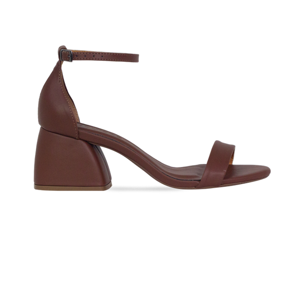 Sandálias Carly Low Marrom – Essencial para Looks Sofisticados