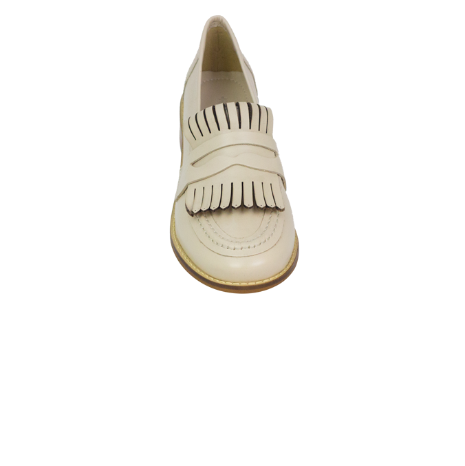 Mocassim Maura Off White: Detalhe em Franja e Couro Premium para o Inverno