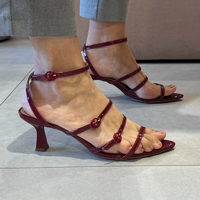 Sandálias Denise Vinho