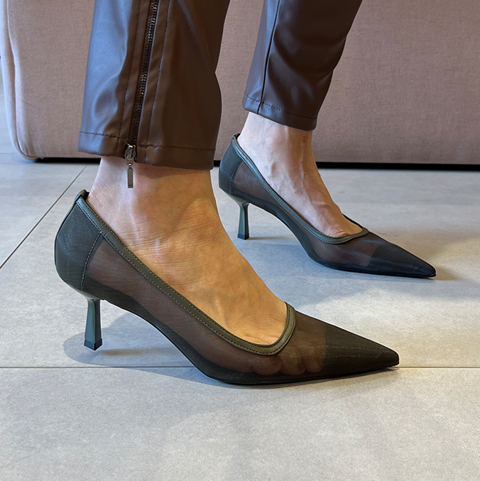 Scarpin Lauren Verde com Tela e Salto de 6 cm nas Cores do Inverno