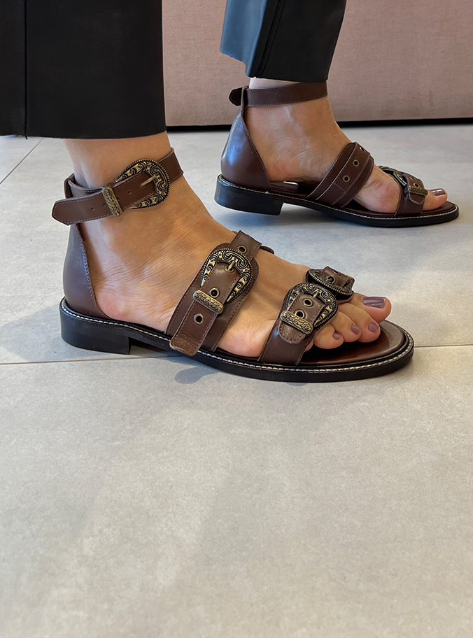 Rasteiras Zaira Marrom Couro Premium com Fivelas Estilo Western