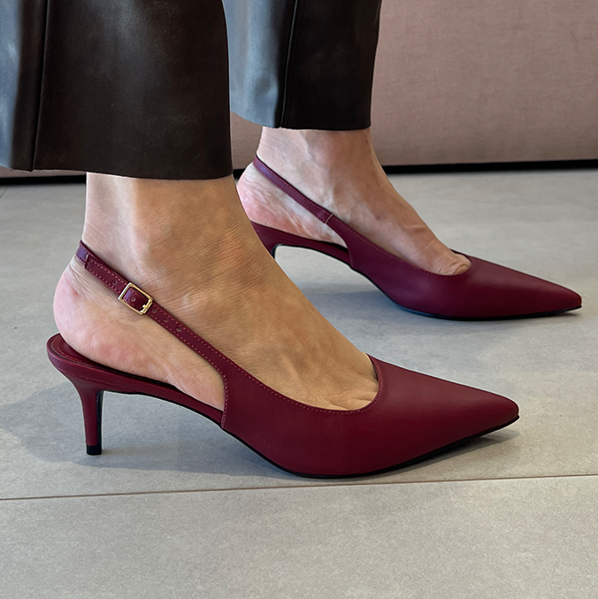 Scarpin Aurora Vinho Slingback e Salto de 6 cm – Sofisticação Atemporal