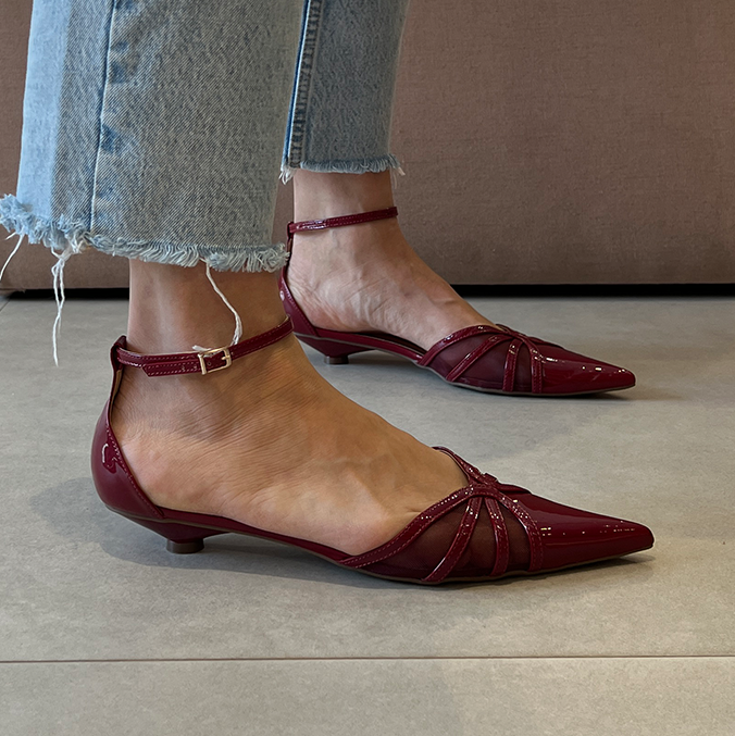 Scarpin Rachel Vinho com salto baixo e tela