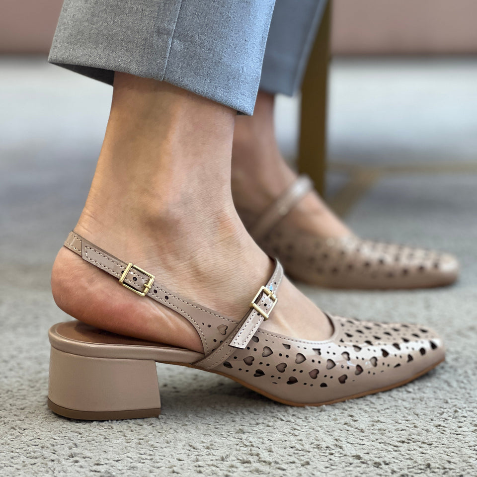 Scarpin Suzanna Amendoa
