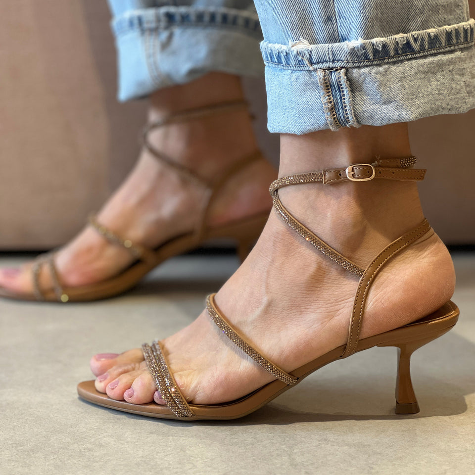 Sandálias Nise Capuccino