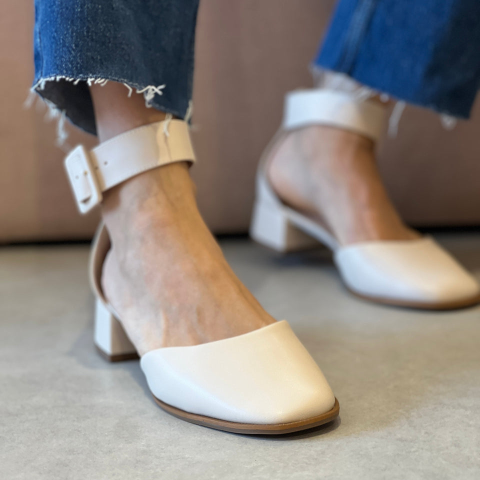 Scarpin Lilian Low Creme