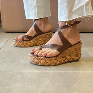 Sandália Meg Marrom