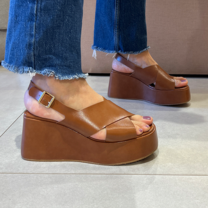 Sandália Anabela Lena Caramelo