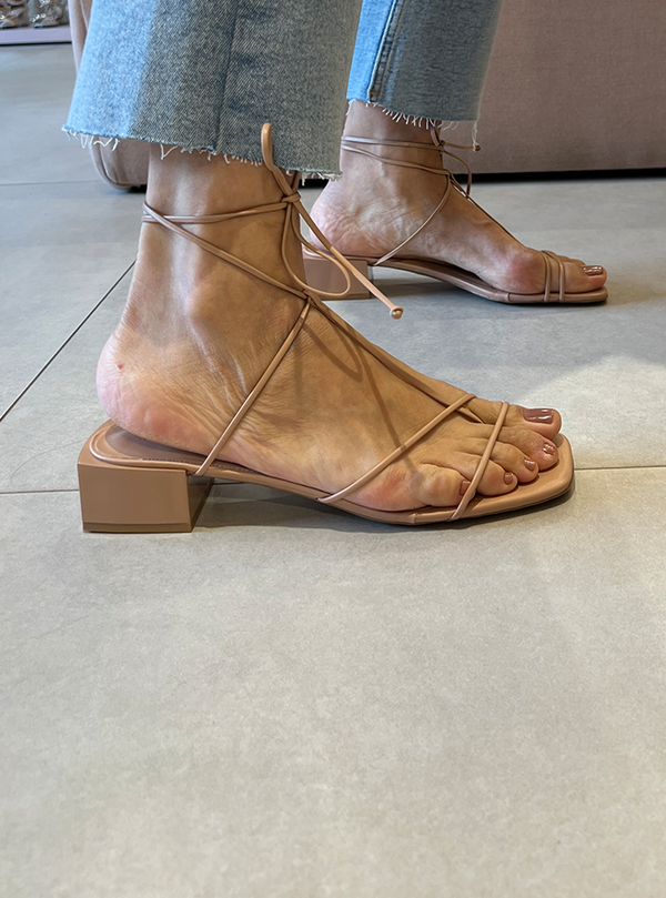 Sandálias Amber Low Nude