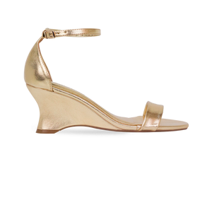 Sandália Ivani Dourado
