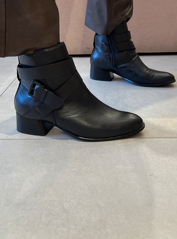 Botas Dillay Preto Cano Médio e Salto 4cm