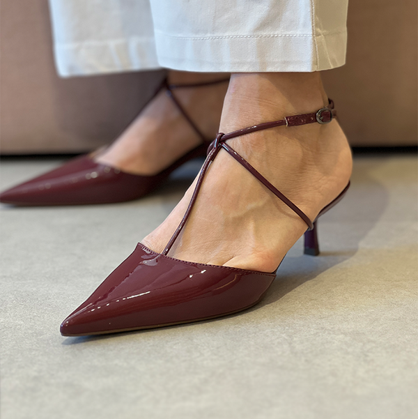 Scarpin Misty New Vinho Verniz e salto de 5cm