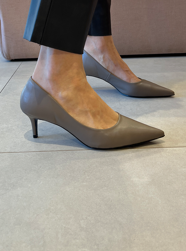 Scarpin Luna Cinza com Forro Monocromático