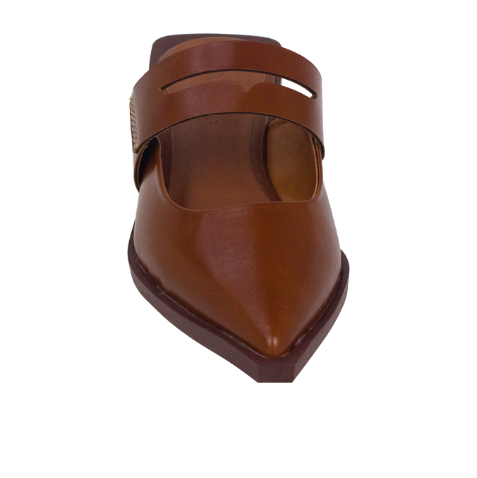 Mule Azzy Whisky: o essencial que transforma o look