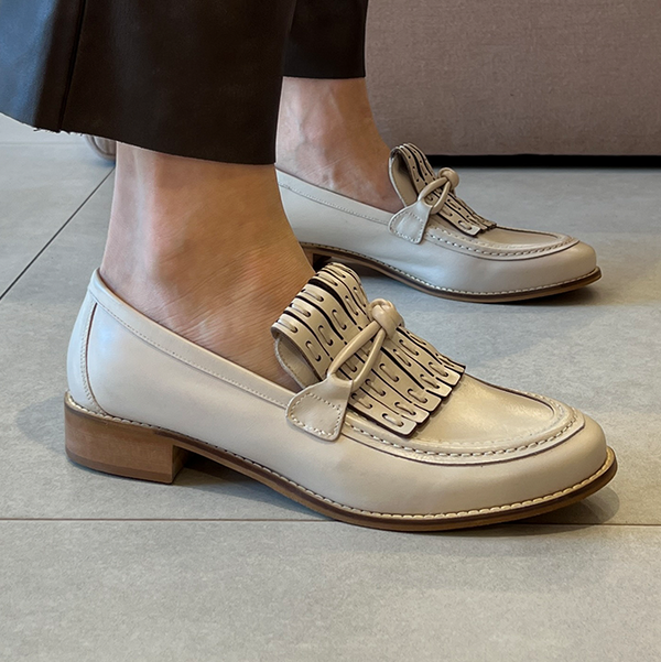 Mocassim Soho Off White com Franja Artesanal