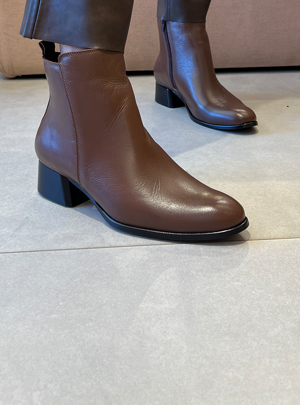 Botas Louvre Marrom com Cano Médio e Salto 4cm