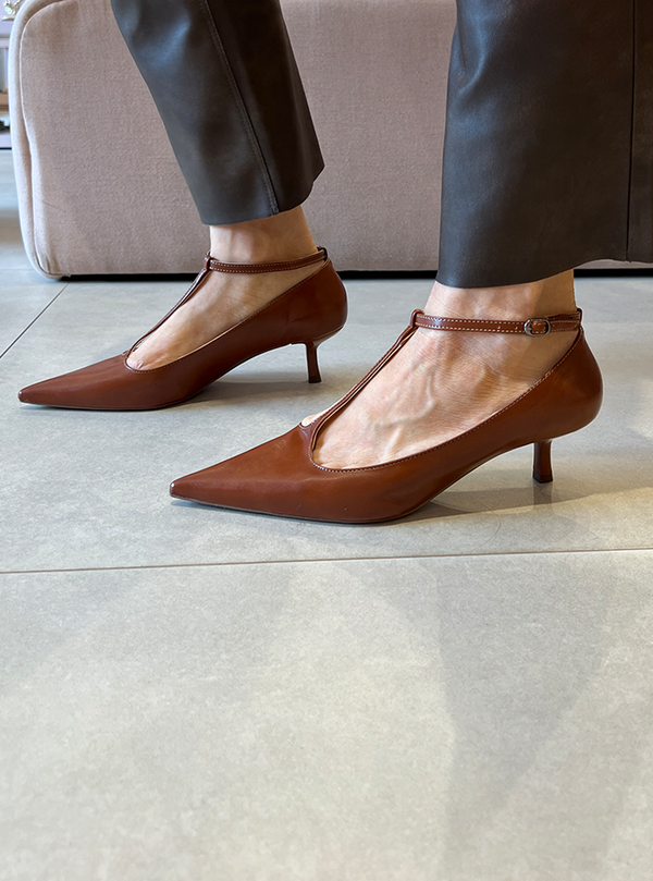 Scarpin Mia Whisky com T-Bar e Salto 5cm