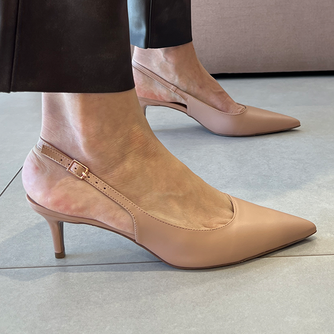 Scarpin Aurora Nude Slingback e Salto de 6 cm – Sofisticação Atemporal