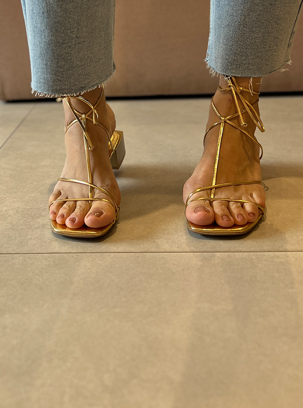 Sandálias Amber Low Dourado