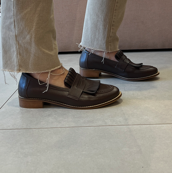 Mocassim Maura Marrom: Detalhe em Franja e Couro Premium para o Inverno