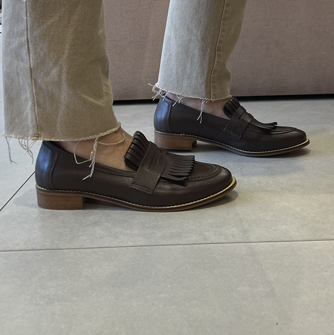 Mocassim Maura Marrom: Detalhe em Franja e Couro Premium para o Inverno