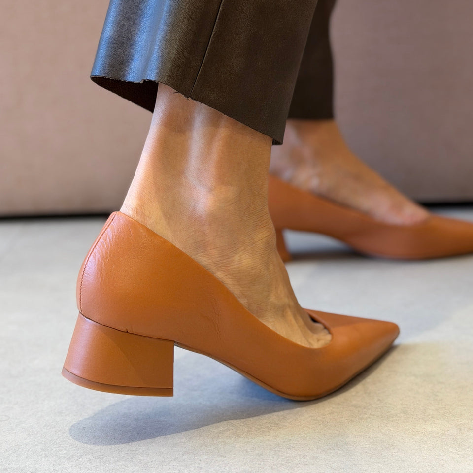 Scarpin Eloa Caramelo