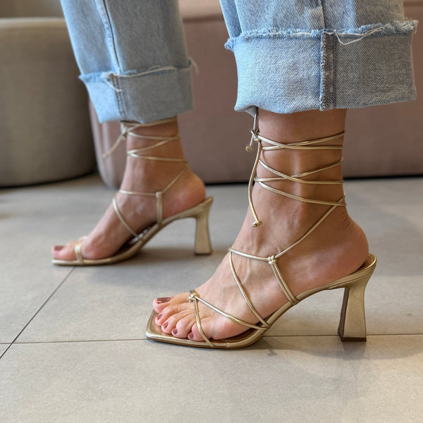 Sandália Valquiria Dourado