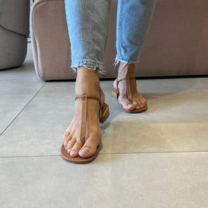 Rasteira Rubi Caramelo