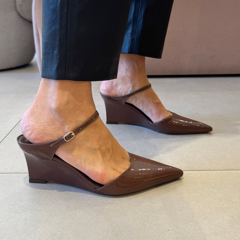 Scarpin Pamela Low Marrom