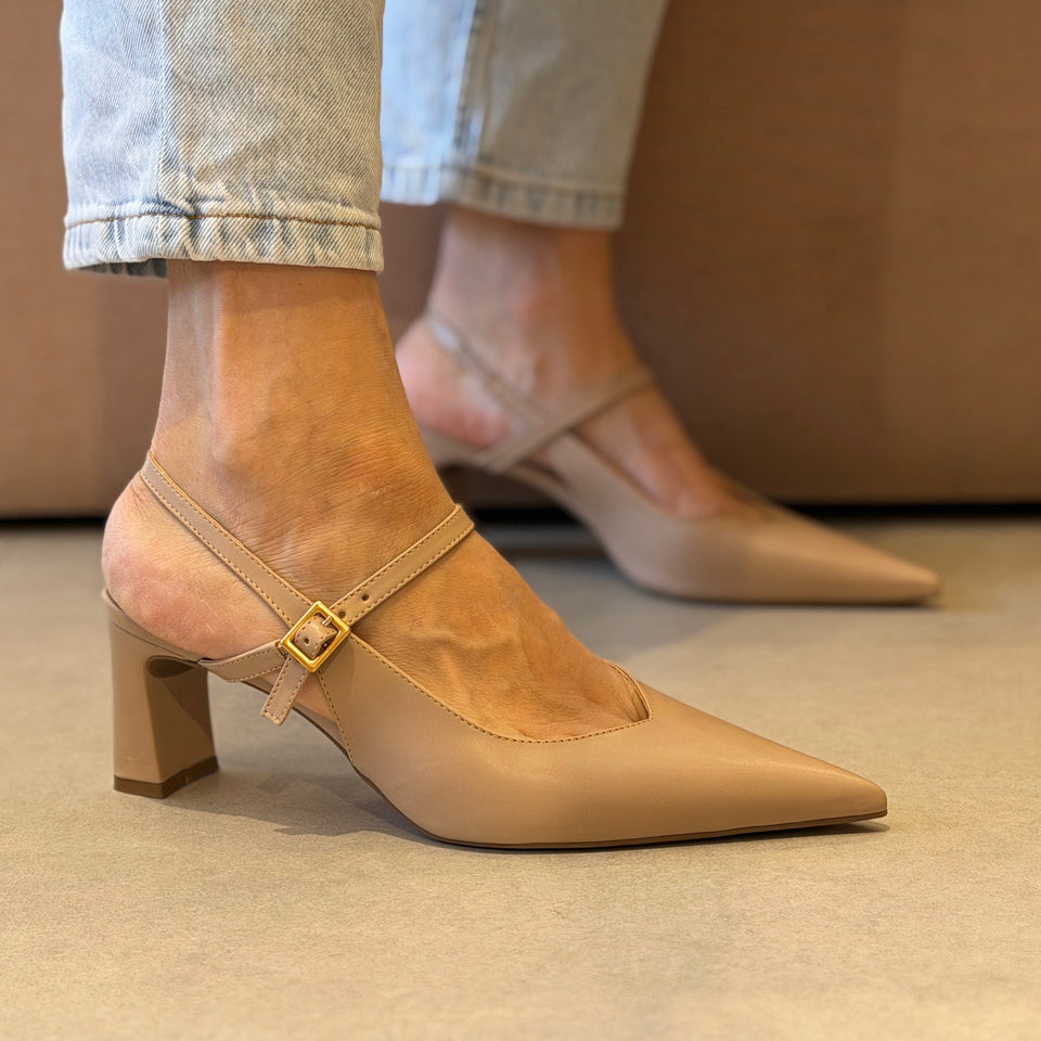 Scarpin Sania Amendoa