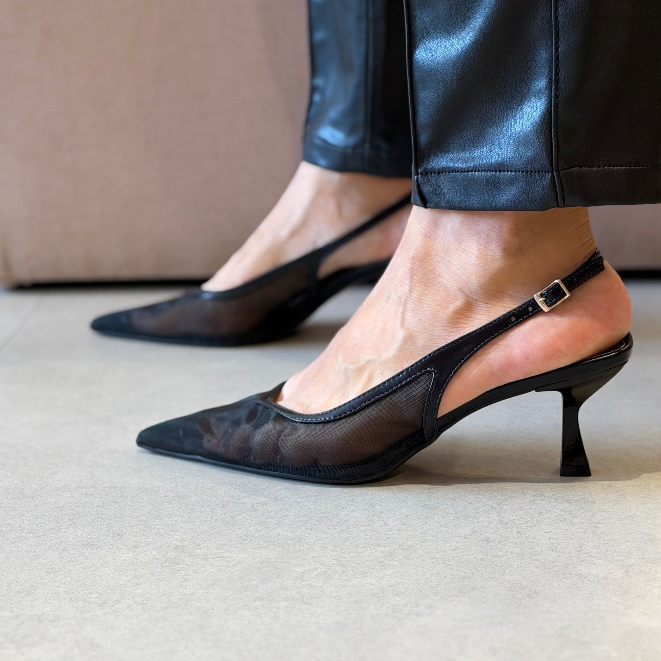 Scarpin Couro Napa Salto Fino 7cm Mariela Preto | Saltare