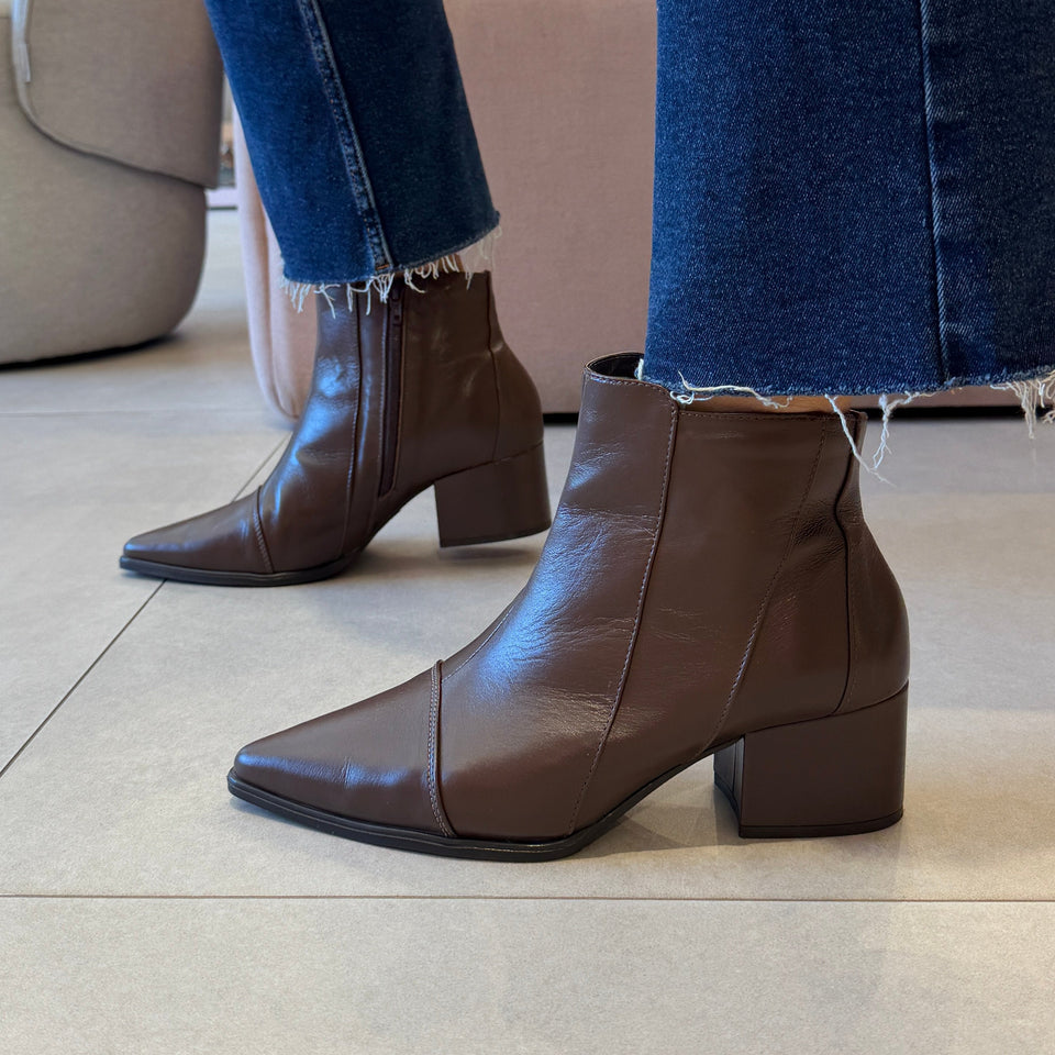 Bota Julie Marrom