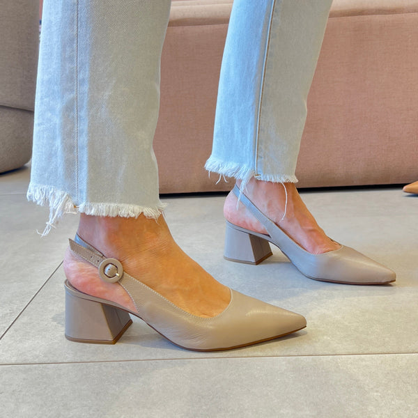 Scarpin Patricia Cinza