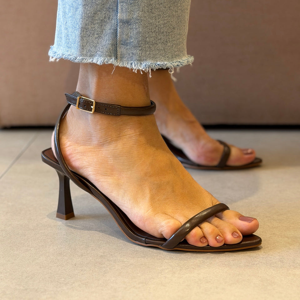 Sandália Winnie Marrom