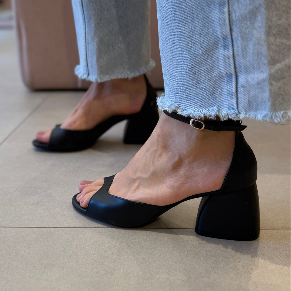 Sandália Mary Preto