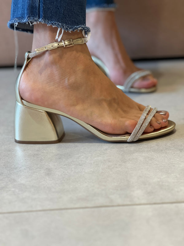 Sandálias Briana Low Dourado