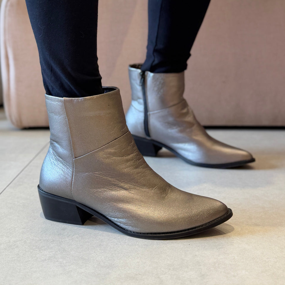 Bota Rebeca Prata Velho